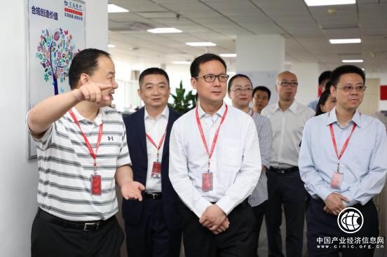 交通銀行信用卡中心領(lǐng)導蒞臨華拓大慶基地檢查指導工作，開展黨建共建活動