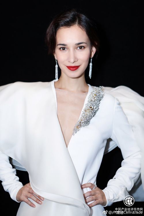 熱火朝天的碧蓮達(dá)煙酰胺精華，盧靖姍也在用