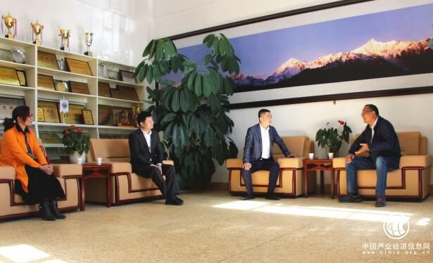 華拓金服集團(tuán)與云南華夏中專學(xué)校達(dá)成戰(zhàn)略合作