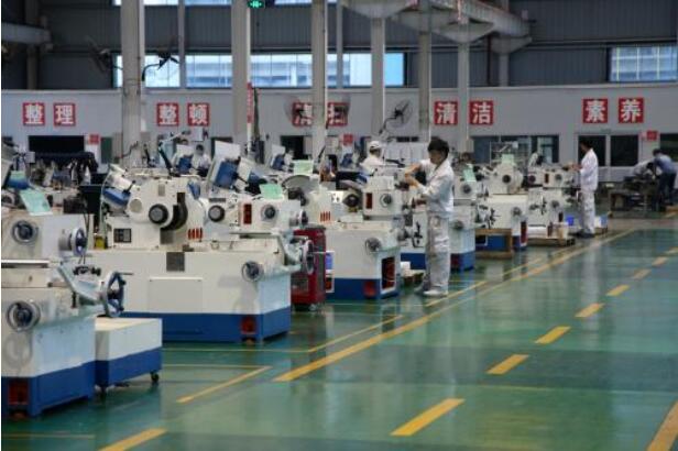 河南：實(shí)體經(jīng)濟(jì)是構(gòu)筑未來發(fā)展戰(zhàn)略優(yōu)勢的重要支撐