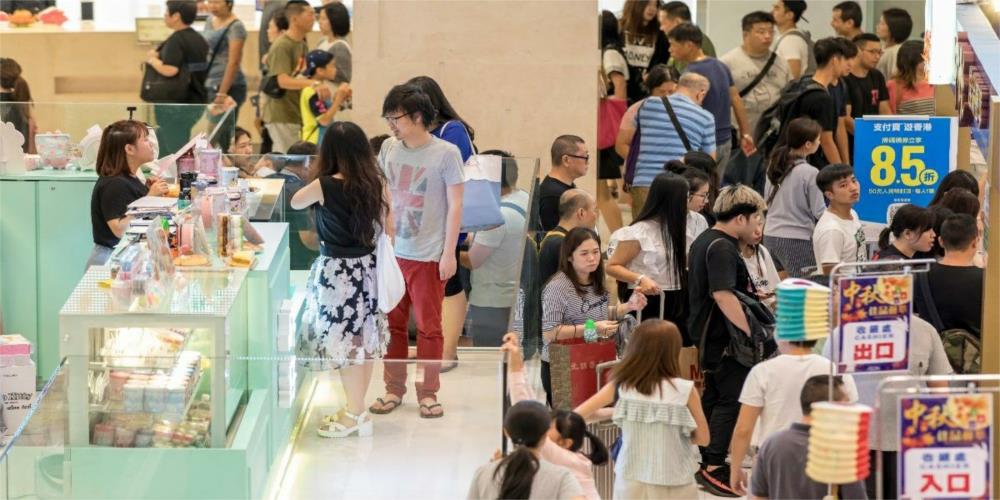 拉動(dòng)暑期消費(fèi) 商場(chǎng)不妨趁“熱”打鐵