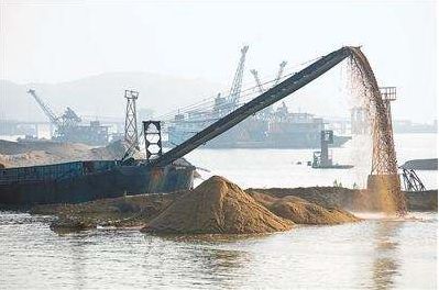 新一輪大江大河采砂管理規(guī)劃批復(fù)——嚴(yán)厲打擊非法采砂行為，切實(shí)維護(hù)河勢(shì)穩(wěn)定