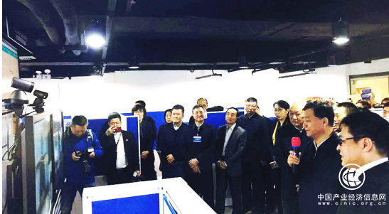 司法部副部長(zhǎng)劉振宇視察廣東法律服務(wù)網(wǎng)運(yùn)營(yíng)中心 現(xiàn)場(chǎng)體驗(yàn)小魚易連遠(yuǎn)程法律援詢