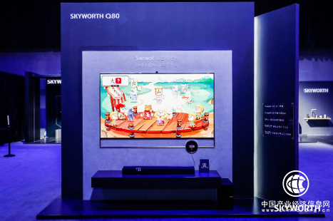 Q80系列電視成創(chuàng)維首款大屏AIoT生態(tài)中心，引領(lǐng)行業(yè)智慧轉(zhuǎn)型