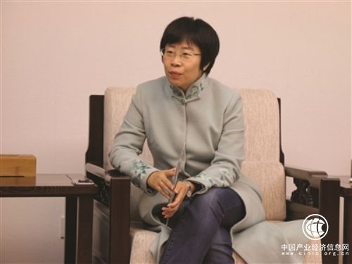 蒙曼品讀唐詩(shī)中“人生五味”：從新角度看滾滾紅塵