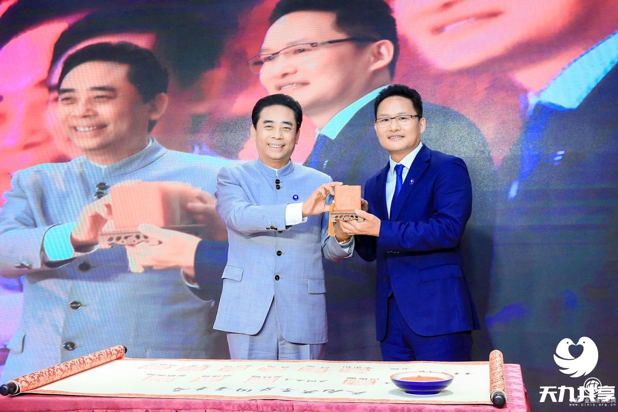 全球人才大戰(zhàn)爆發(fā) 中國(guó)民企PK國(guó)際巨頭鹿死誰(shuí)手