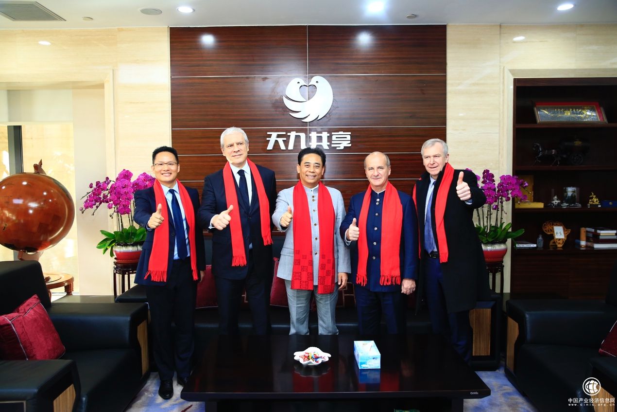 全球人才大戰(zhàn)爆發(fā) 中國(guó)民企PK國(guó)際巨頭鹿死誰(shuí)手