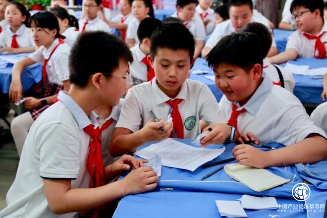 加強(qiáng)財(cái)商教育勢在必行 “小小金融家”青少年金融知識(shí)普及公益講座走進(jìn)山東大學(xué)附屬小學(xué)