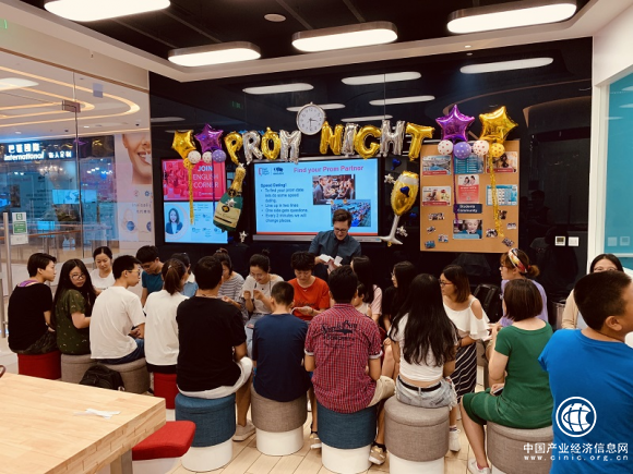 “重返校園”，華爾街英語天津學習中心舉辦Prom Night Party