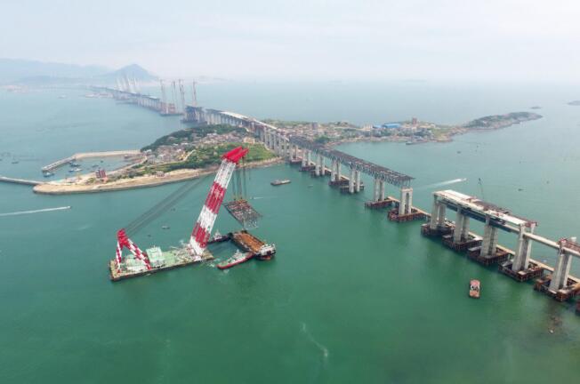 世界上最長(zhǎng)的跨海峽公鐵兩用大橋9月底貫通