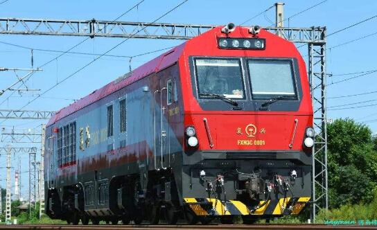 我國首臺(tái)4400馬力交流傳動(dòng)貨運(yùn)內(nèi)燃機(jī)車下線