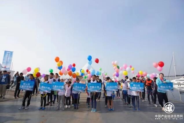 2019嶗山區(qū)全民健身運動會“區(qū)長杯”帆船帆板賽乘風而起 踏浪前行