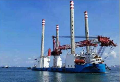 國(guó)內(nèi)首座1200噸自航自升式風(fēng)電安裝平臺(tái)