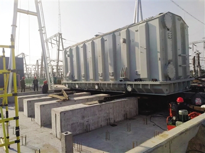 國內首臺220千伏等級360兆伏安主變就位鄂爾多斯