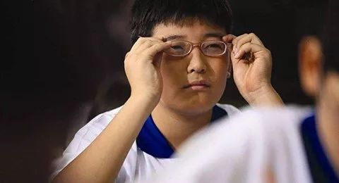 四、八年級(jí)學(xué)生肥胖率和視力不良檢出率均有所上升