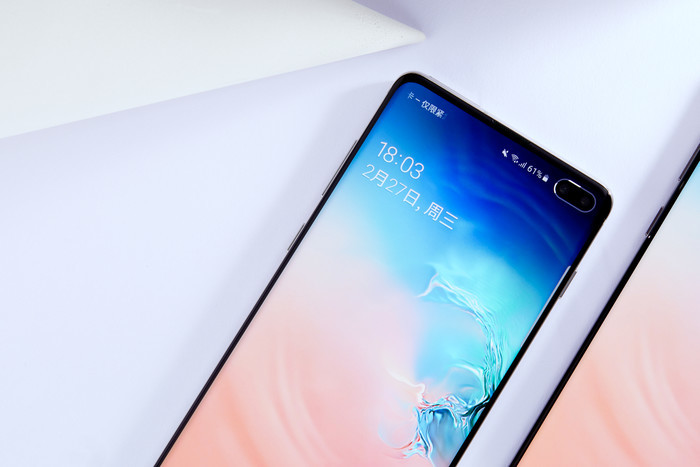 “一機(jī)傳三代”，年輕人為啥不換新手機(jī)了？