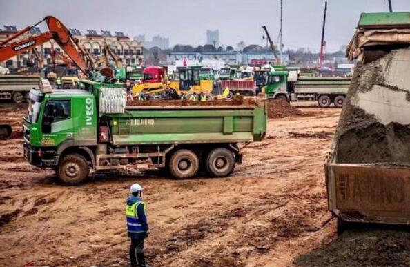 上汽紅巖馳援火神山、雷神山建設(shè)
