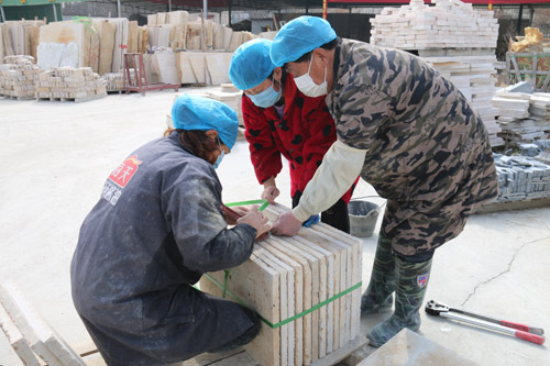 河南省南召縣“穩(wěn)就業(yè)、育產業(yè)”保證脫貧成色不變