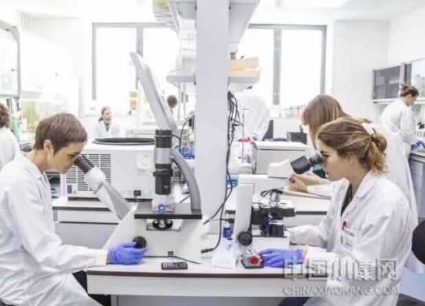 面對新型冠狀病毒：杜嘉班納與意大利Humanitas大學(xué)攜手進(jìn)行科學(xué)研究，共同應(yīng)對全球危機(jī)