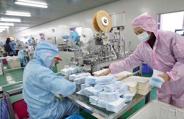 打造戰(zhàn)“疫”防護(hù)利器 央企研制口罩機(jī)和壓條機(jī)