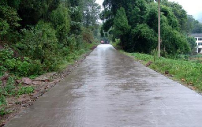 1.32億元中央投資計劃支持河南省農(nóng)村扶貧公路項目