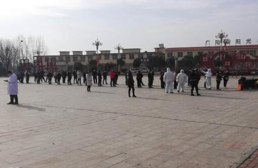 河南方城：鄉(xiāng)親返崗復(fù)工夢 扶貧隊(duì)伍在行動(dòng)