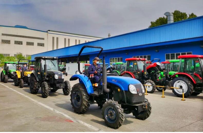 中國(guó)一拖東方紅（彩色）拖拉機(jī)批量出口德國(guó)