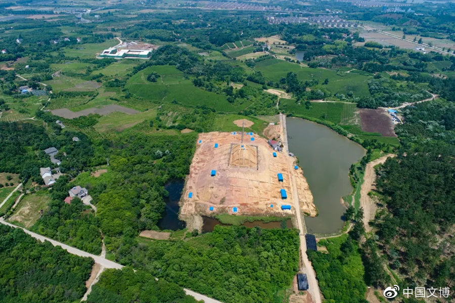 東周越國(guó)“土石金字塔”