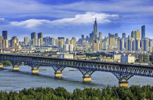 27個(gè)省會(huì)城市經(jīng)濟(jì)實(shí)力比拼：南京、杭州對廣州發(fā)起挑戰(zhàn)