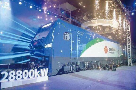 中國(guó)成功研制超大功率電力機(jī)車(chē)