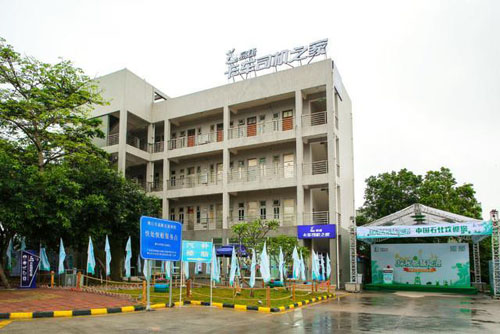 中國(guó)石化2000座卡車司機(jī)之家日均接待超20萬(wàn)人次