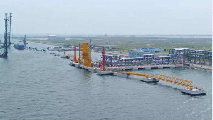 中交集團承建的國內(nèi)首個新標(biāo)準(zhǔn)液化烴專用泊位建成啟用