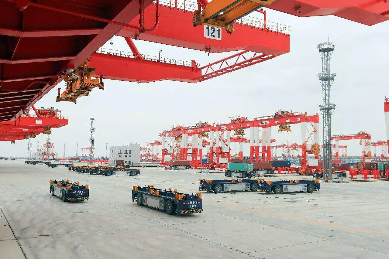 洋山港四期自動(dòng)化碼頭：5臺(tái)橋吊到港 裝卸能力提升約25%