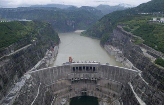 全球最大、海拔最高的水光互補電站投運將給四川帶來什么