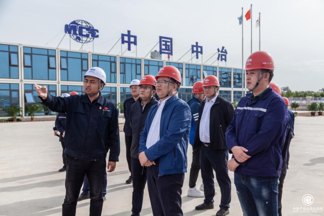 中國二十二冶舉辦“國企頂梁柱——打造赤峰東部工業(yè)走廊”專題營銷宣傳活動