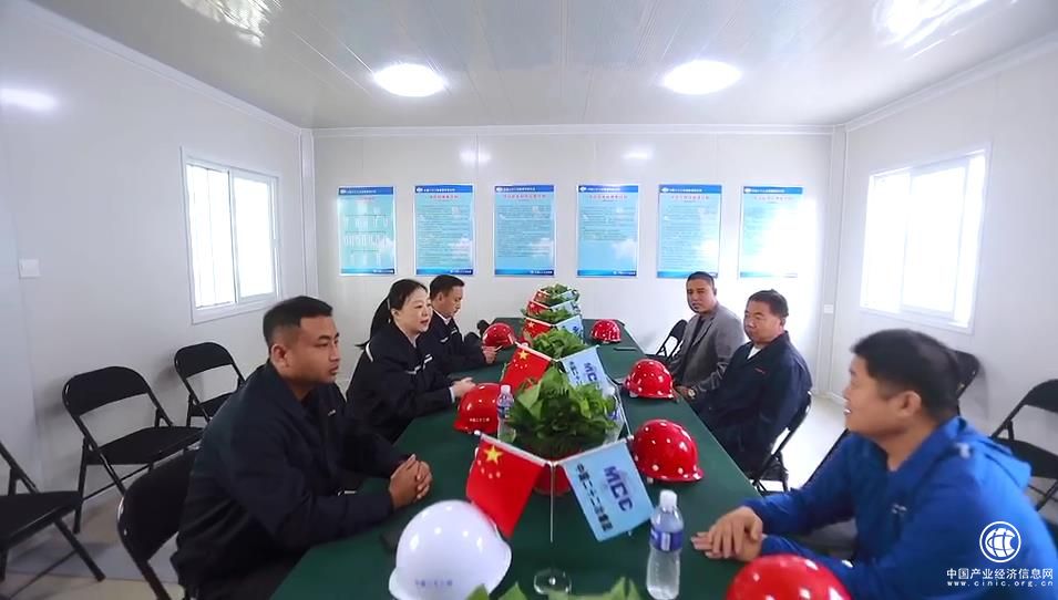 7項(xiàng)目人員與目標(biāo)客戶和目標(biāo)區(qū)域媒體座談交流