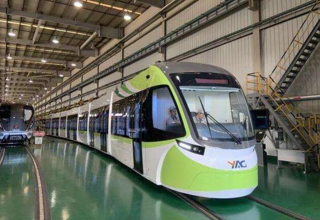 全球首列機(jī)場(chǎng)捷運(yùn)儲(chǔ)能式有軌電車下線