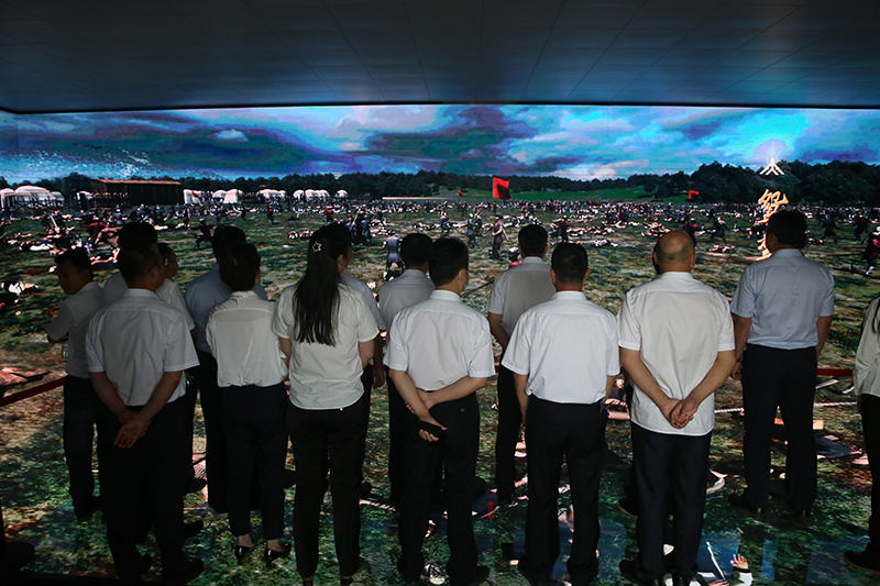 國網(wǎng)煙臺市蓬萊區(qū)供電公司開展“牢記初心使命 砥礪奮進(jìn)前行”愛國主義教育活動(dòng)