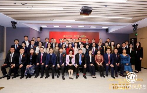 2020律師行業(yè)高質(zhì)量發(fā)展論壇暨盈科中國突破10000名律師慶典舉行