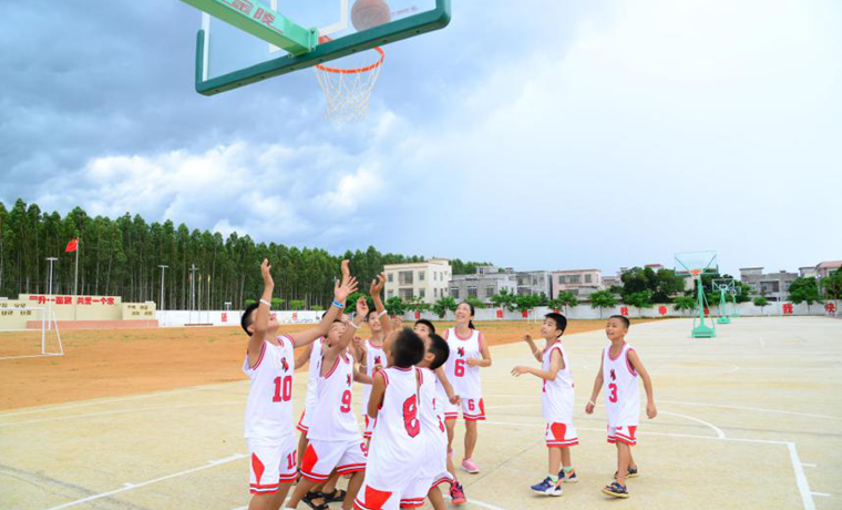 十?dāng)?shù)年如一日 溫暖助學(xué)路 浙商銀行打造“一行一?！遍L效機(jī)制