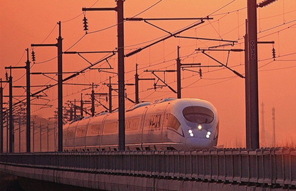 全國鐵路實(shí)行新列車運(yùn)行圖 增開旅客列車325列