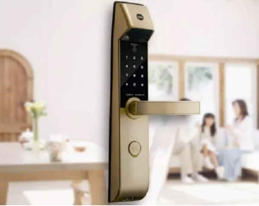 耶魯智能鎖，開(kāi)門(mén)速度要快，姿勢(shì)夠帥