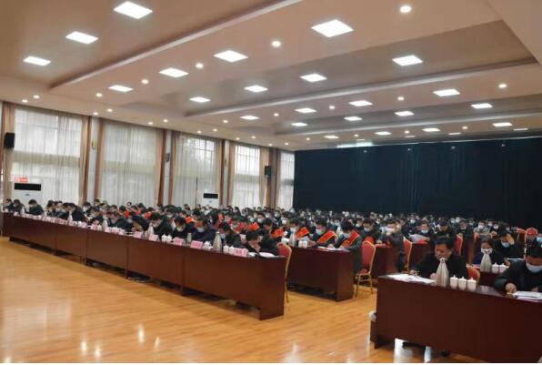 河南省方城縣自然資源局2021年自然資源工作會(huì)議暨全面從嚴(yán)治黨工作會(huì)議召開