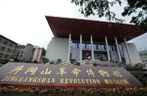 暑期紅色研學(xué)游受青睞，北京熱度居首