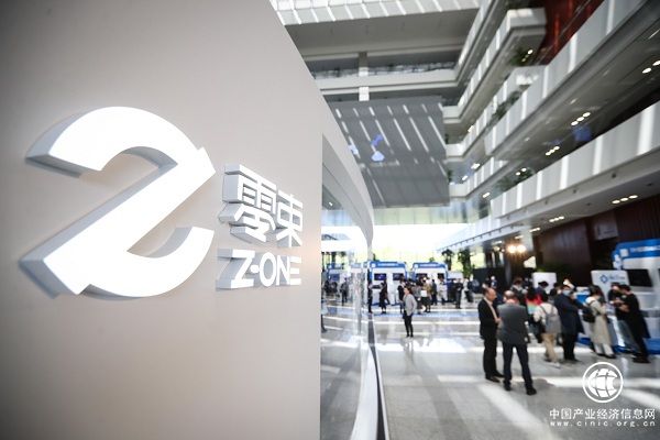 上汽突圍“軟件汽車”，品牌煥新“數(shù)智內(nèi)涵”