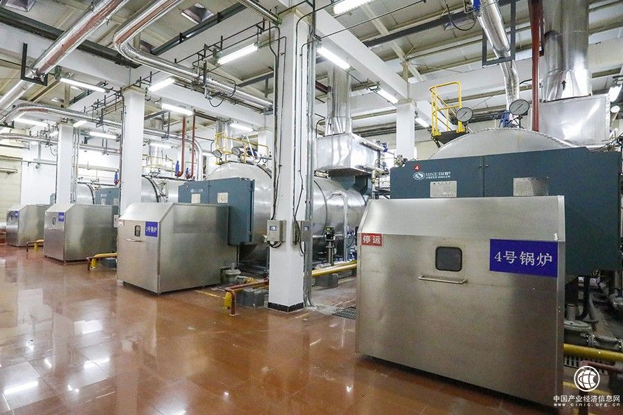 滿足全年不間斷用汽需求?中正鍋爐構(gòu)建適用于醫(yī)院的高效蒸汽鍋爐系統(tǒng)