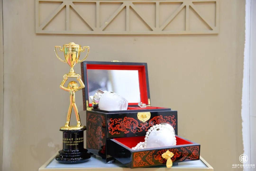 片仔癀美白祛斑膏和珍珠膏上榜美伊大獎，硬核出圈！