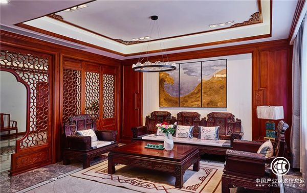 中信紅木把每一件家具都當成藝術品去做，確保品質如一