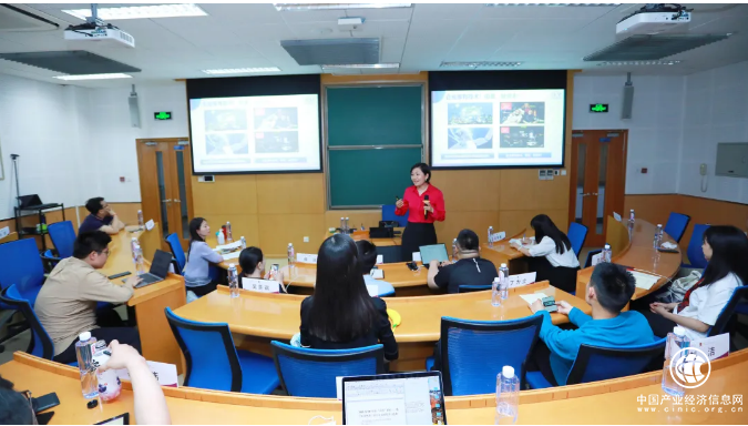 清華-港中大FMBA“大師課”|數(shù)字經(jīng)濟(jì)轉(zhuǎn)型下的公司治理變革與趨勢