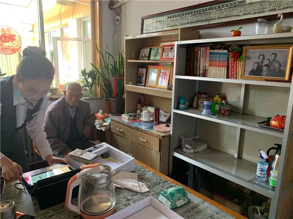 中行威海文登支行：一次熱心的上門服務(wù) 一堂生動(dòng)的黨史教育課